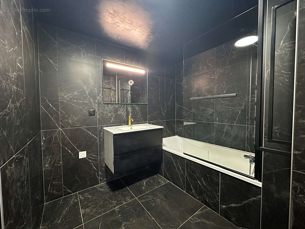 Appartement à VETRAZ-MONTHOUX