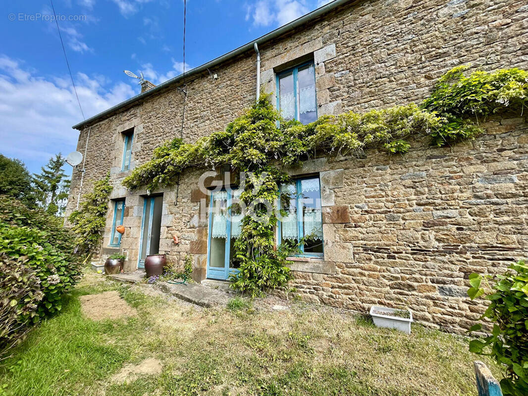 Maison à BAGUER-MORVAN