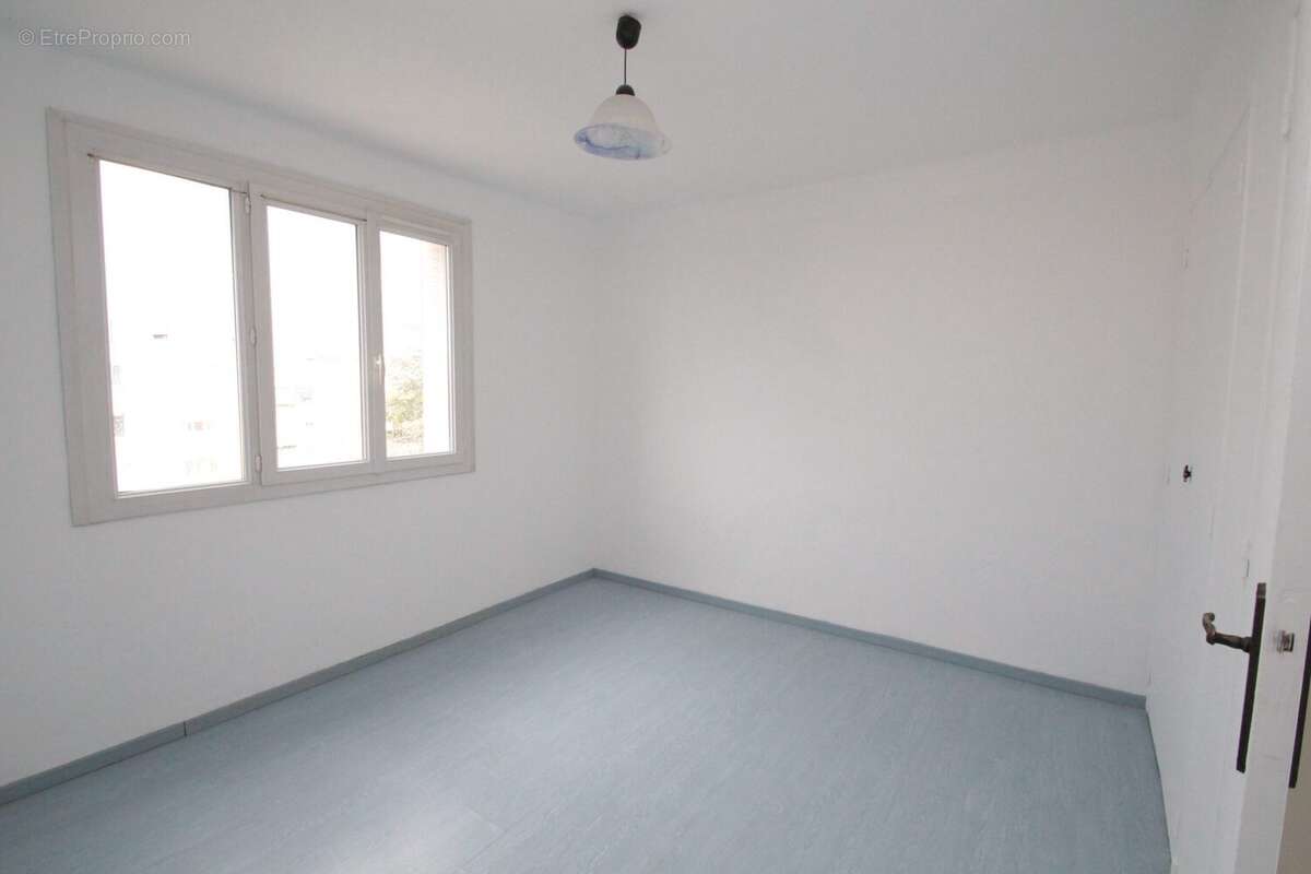 CHAMBRE 1 - Appartement à NIMES