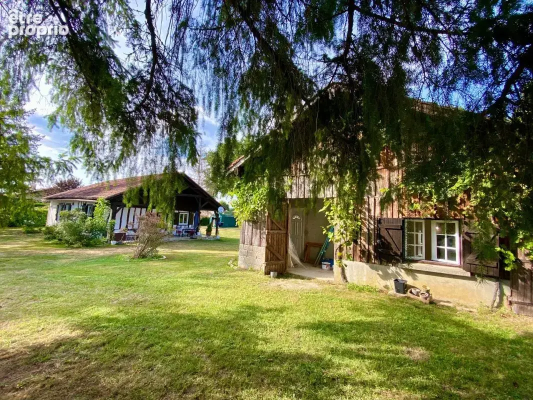 Maison a colombages renovee avec gite independant sur 2700 m2 de terrain a lacquy - photo 3