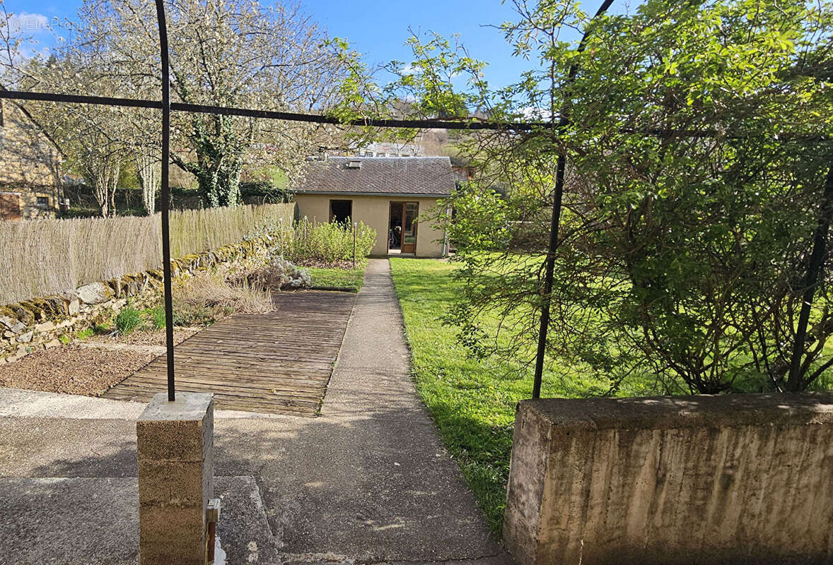 Maison à SAINT-GENIEZ-D'OLT