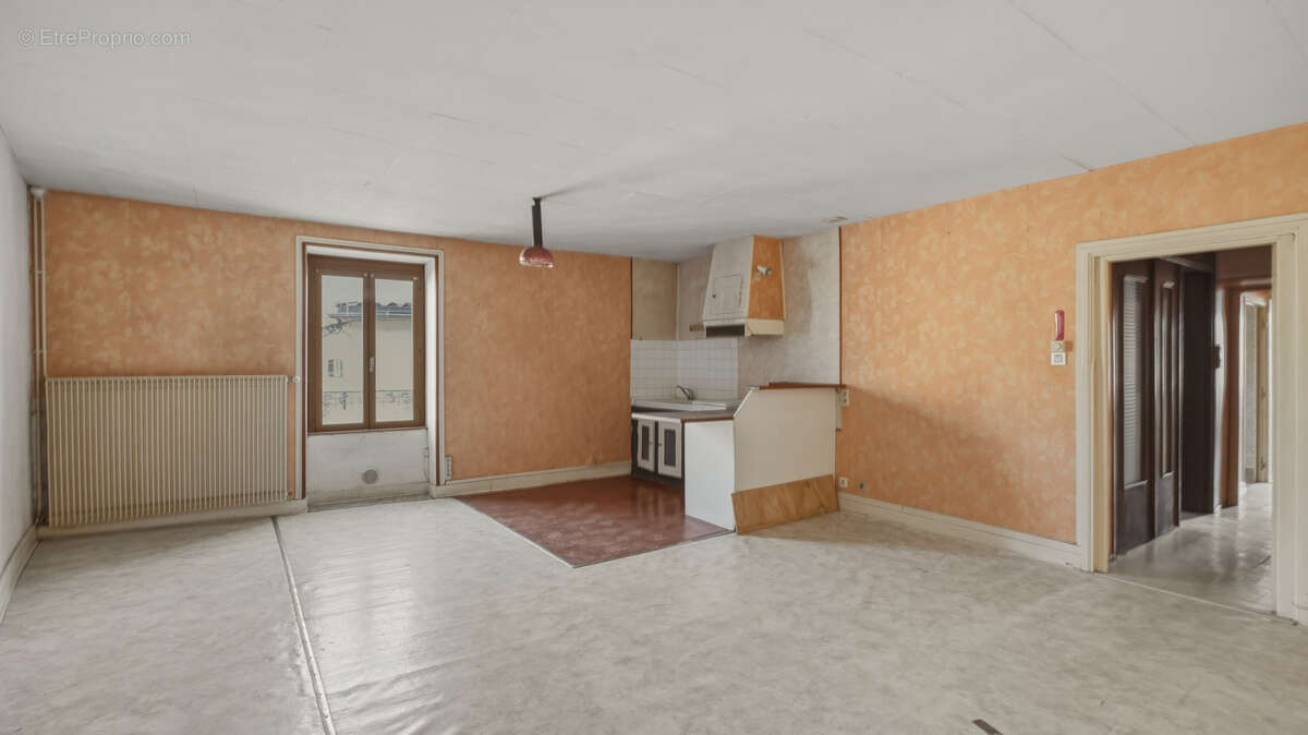 Appartement 286 m² à vendre à Vic-Le-Comte (63270) - photo 5
