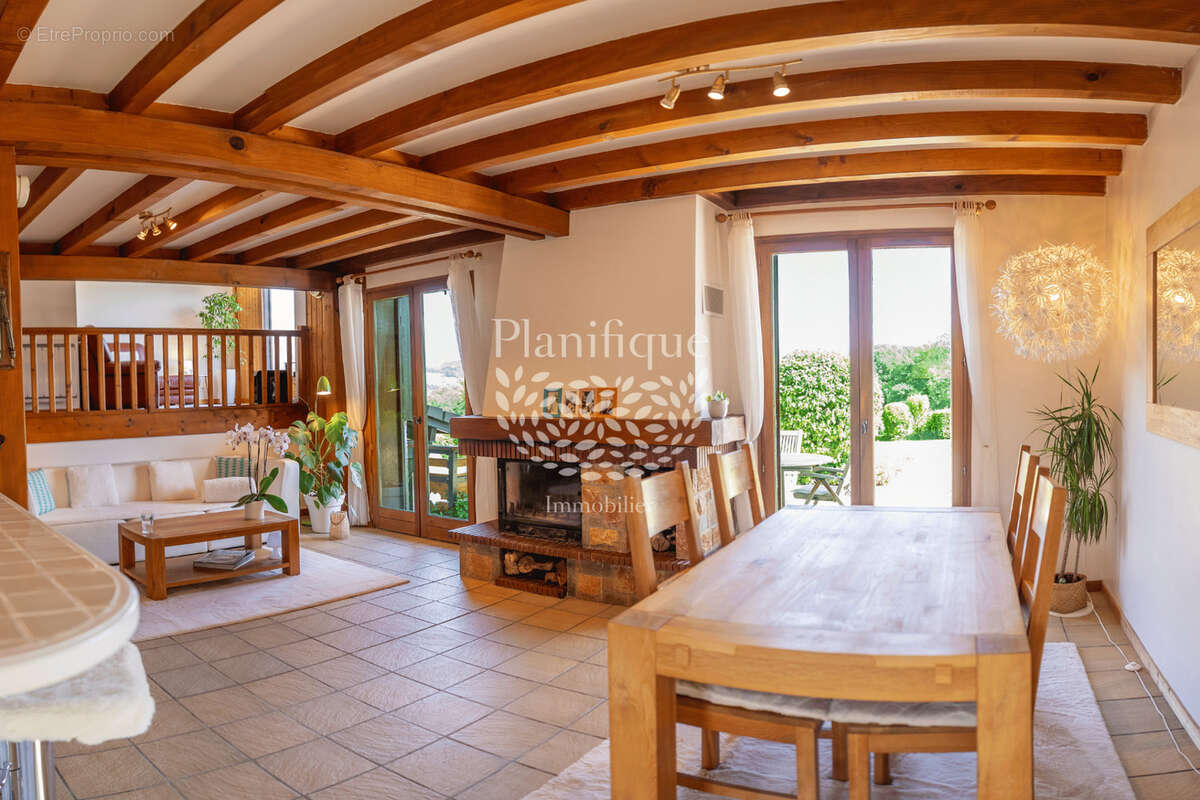Maison familiale 138 m2 habitables et 223 m2 utiles, terrain de 1500 m2 - Allonzier-la-Caille - photo 6
