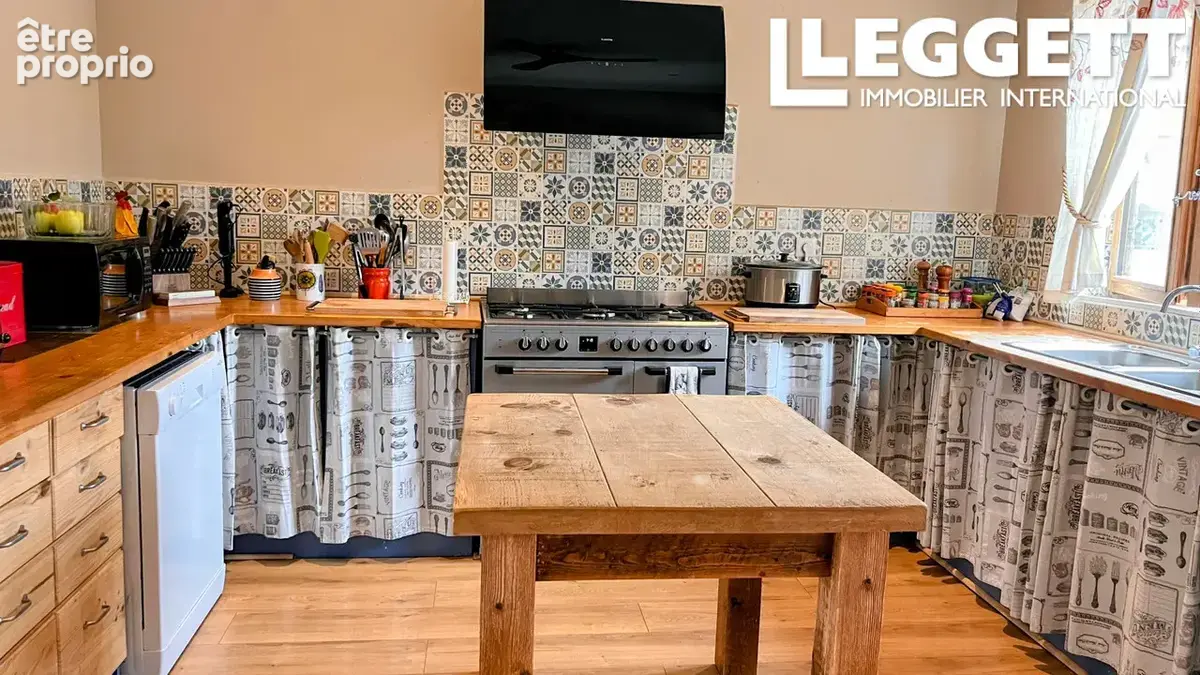Maison de 4 chambres en plein pied sur 9300m² de terrain avec piscine et terrasse - photo 5