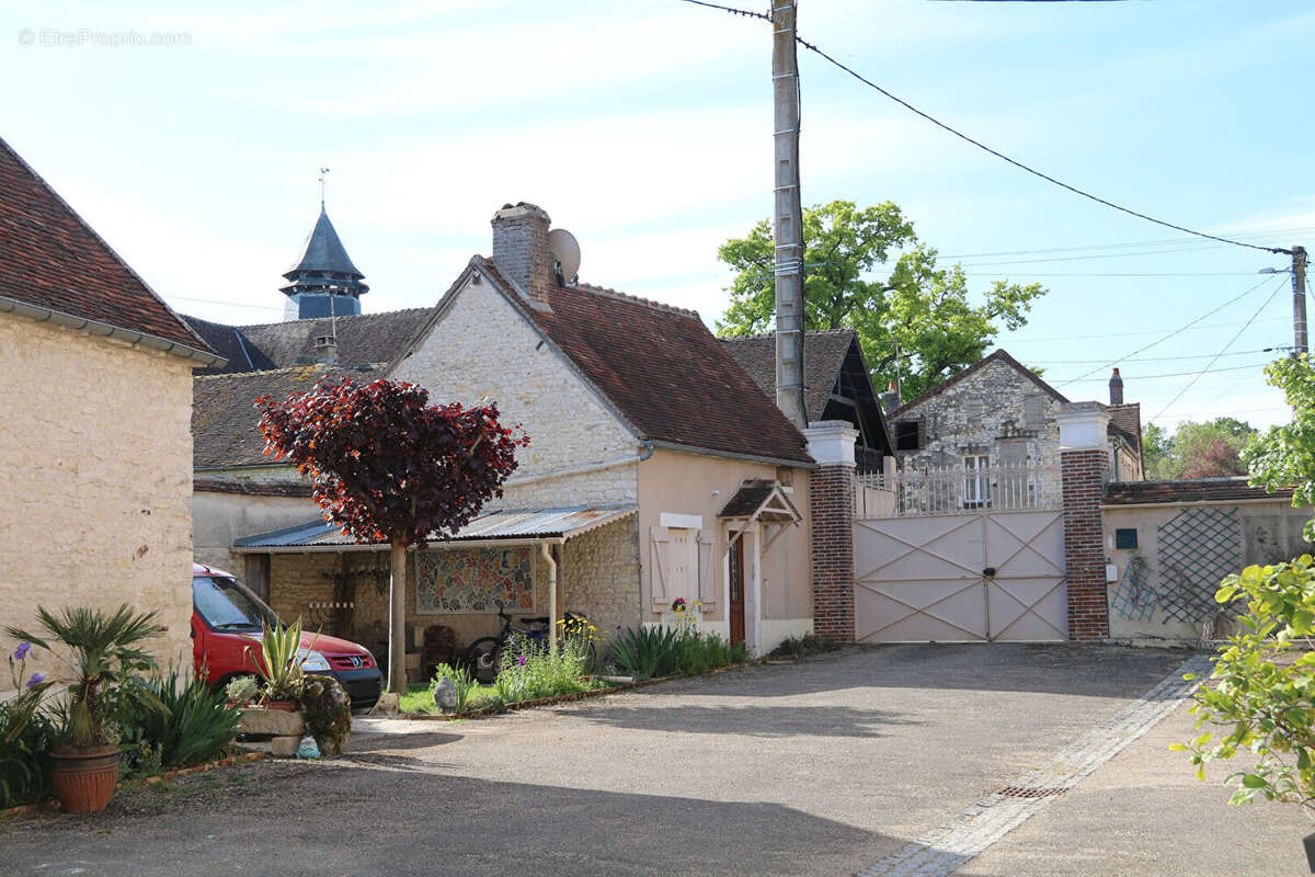 Maison à CHICHERY