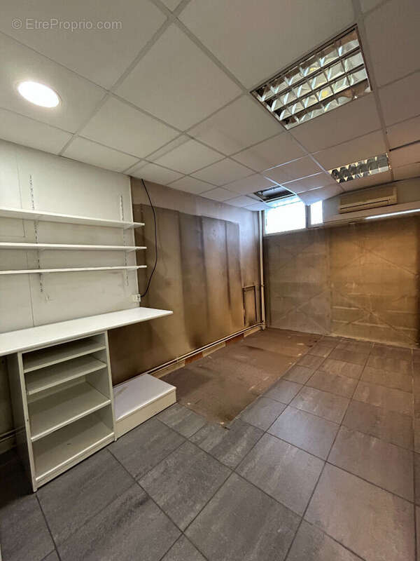 Commerce à PIERRE-BENITE