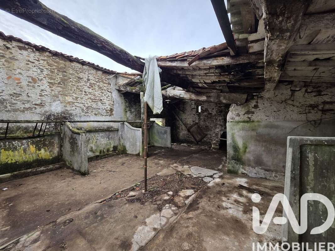 Maison 117 m² à La Regrippiere  - photo 2
