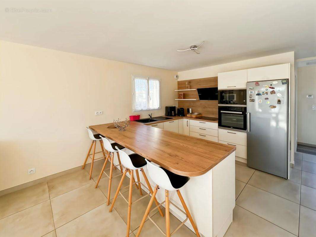 Maison à VINON-SUR-VERDON