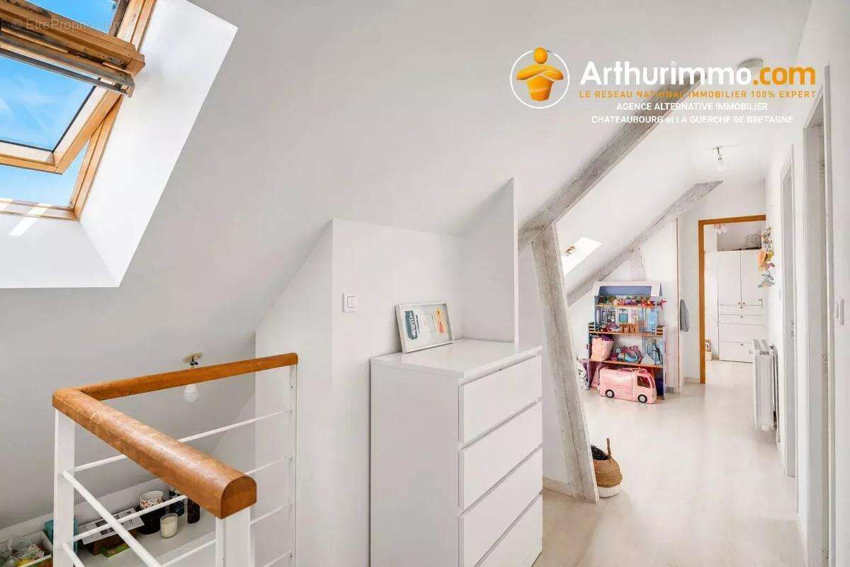 Votre futur cocon familial vous attend à Châteaubourg ! - photo 9