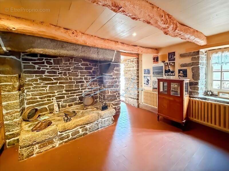 RIEC SUR BELON – Propriété de caractère entre les ports – Restaurant de charme et habitation - photo 4