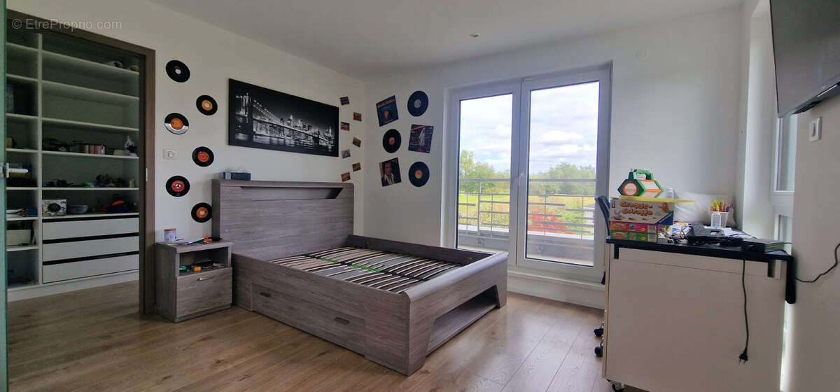 Maison à VILLAGE-NEUF