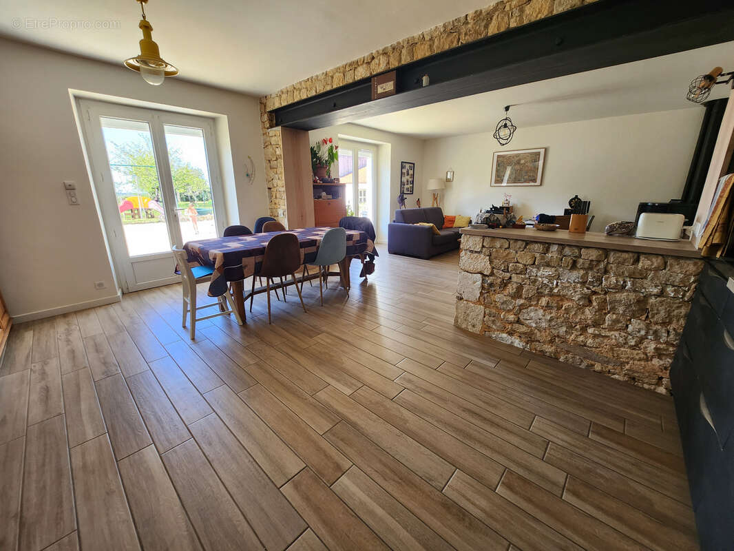 Maison à MAREUIL-SUR-LAY-DISSAIS