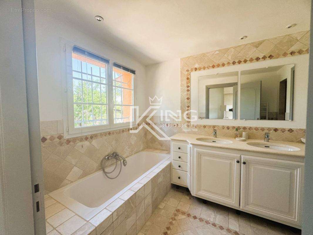 Villa Bastide avec 4 Suites Parentales, Piscine et Vue Dégagée - photo 11