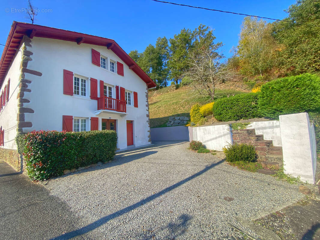 Maison à SAINT-ETIENNE-DE-BAIGORRY