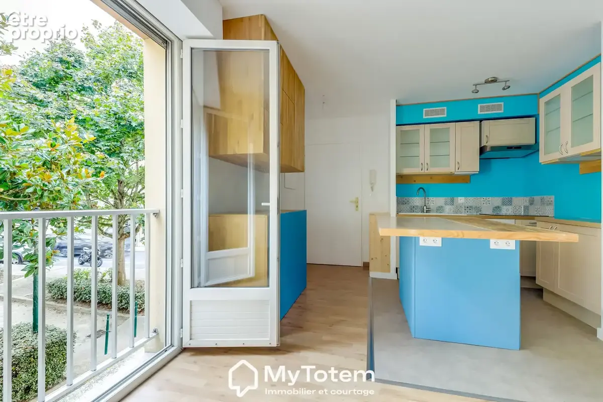 Superbe appartement entièrement rénové, où lumière, confort et qualité de vie se rejoigne. Ideal investissemen - photo 4