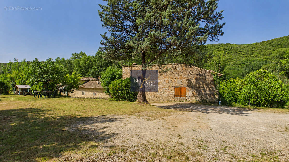 Mas en pierre de 289 m2 avec 2,5 hectares et accès privatif à la Cèze - photo 11