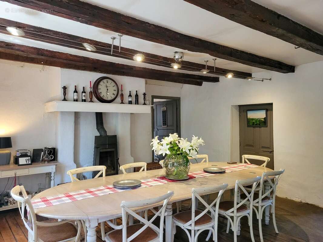 Commerce à VILLEFRANCHE-DE-ROUERGUE