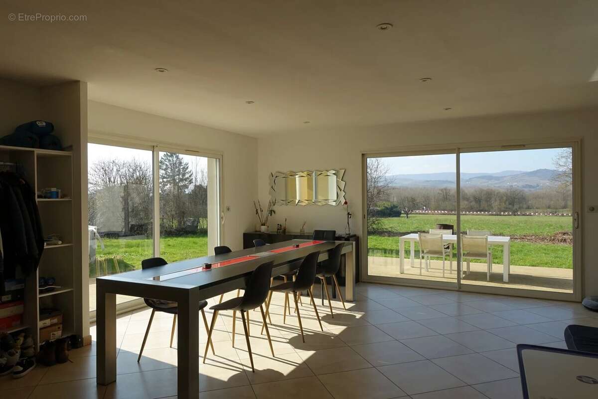 Maison à CORCELLES-EN-BEAUJOLAIS