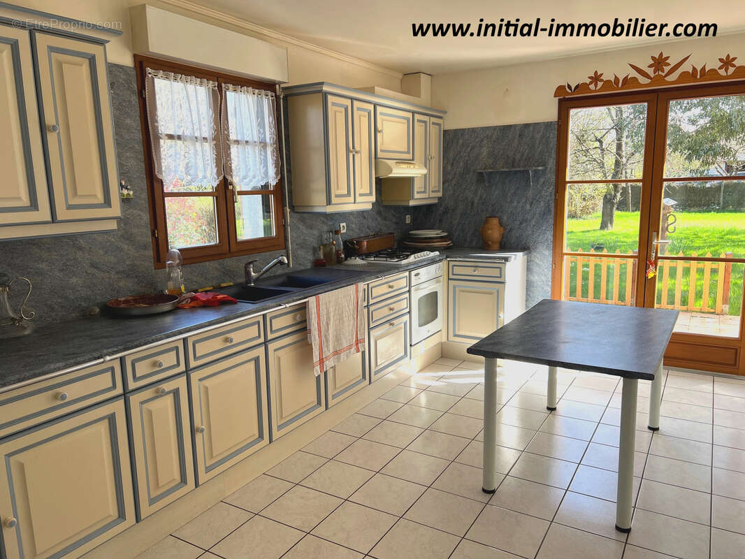 Maison à SAINT-CYR-SUR-LOIRE