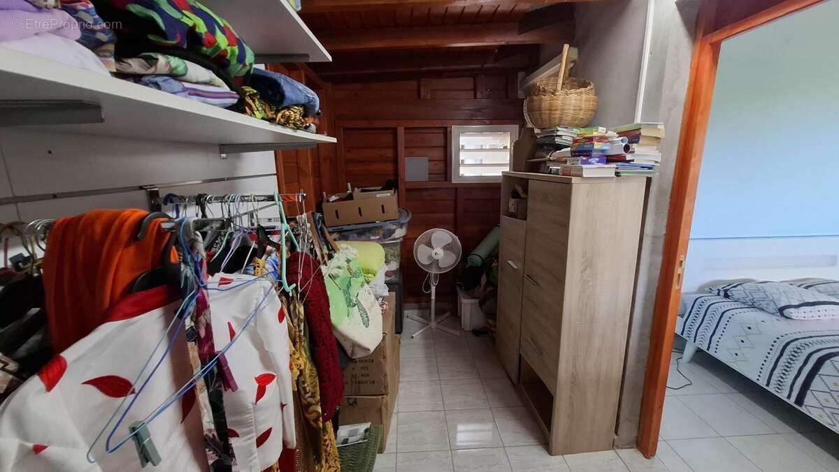 A VENDRE : Villa 2 T2 et 1 T4 (Vieux Habitants - 97119) - photo 22