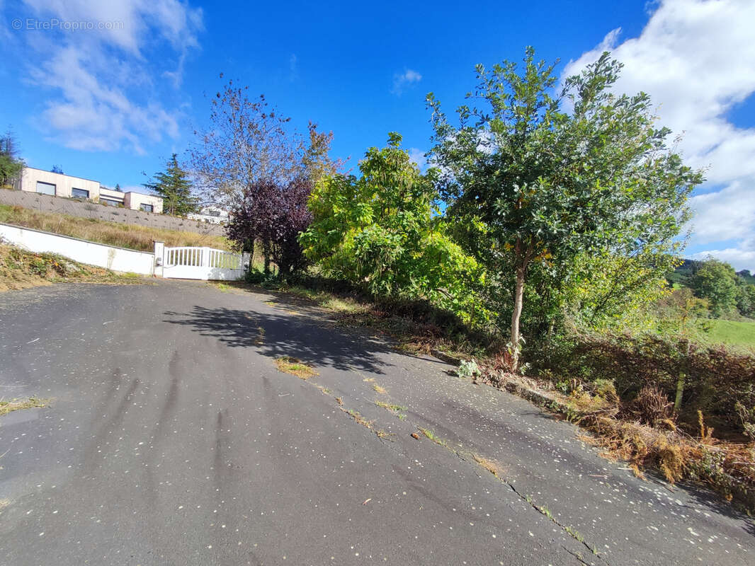 Maison à LA CHAPELLE-D'AUREC