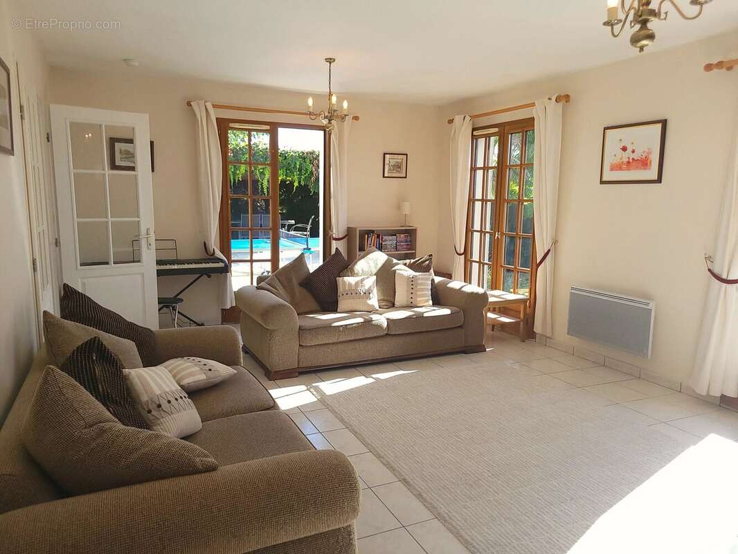 Belle maison de village de 3-4 chambres avec piscine. - photo 3