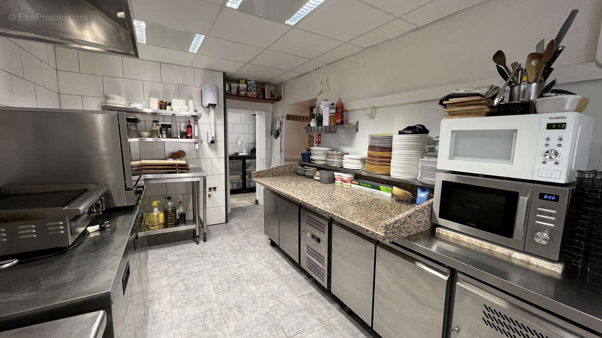 Commerce à GREOUX-LES-BAINS