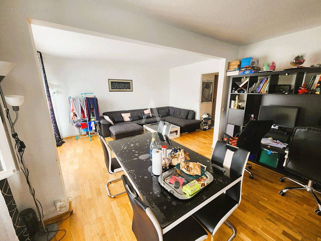 Appartement à CHILLY-MAZARIN