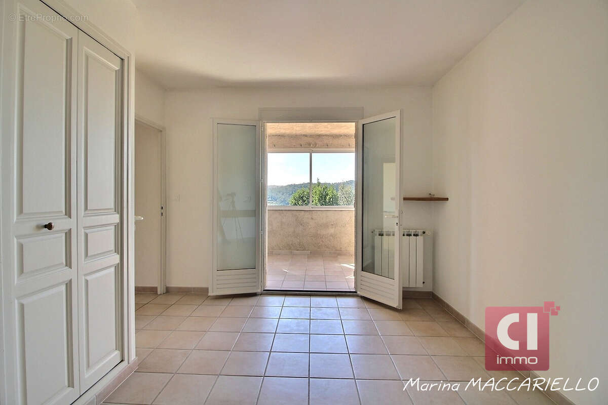 Villa 5 chambres - Pierrefeu Du Var, 7 pièces 204 m2 - photo 16