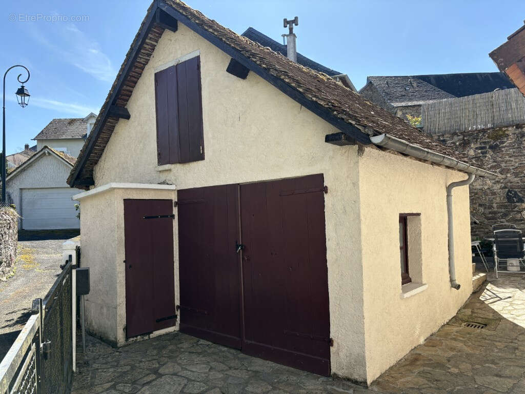 Maison à ARNAC-POMPADOUR