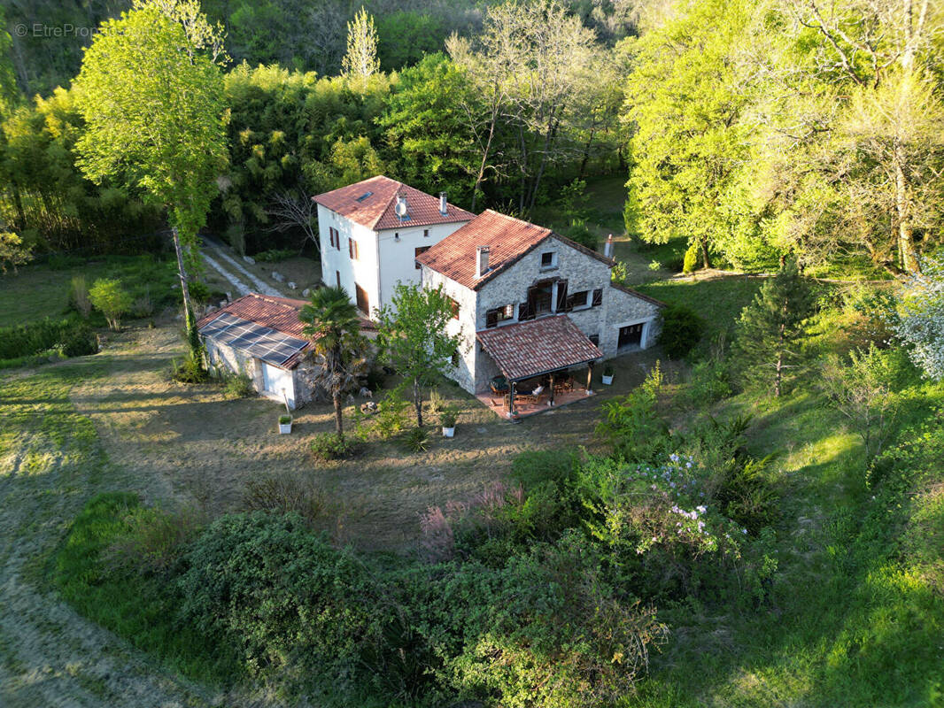 Maison à SAUVAGNAS