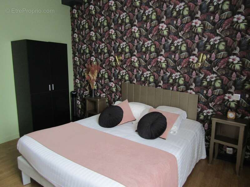 Commerce à LE BUGUE