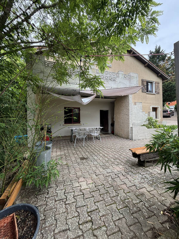 Maison à PAVEZIN
