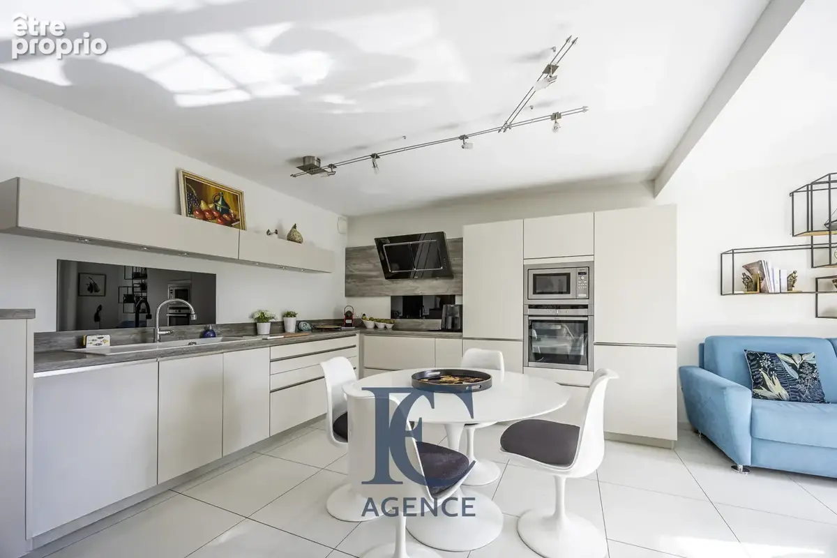 Appartement T3 de 89 m2 au centre-ville avec ascenseur et place privative - photo 3