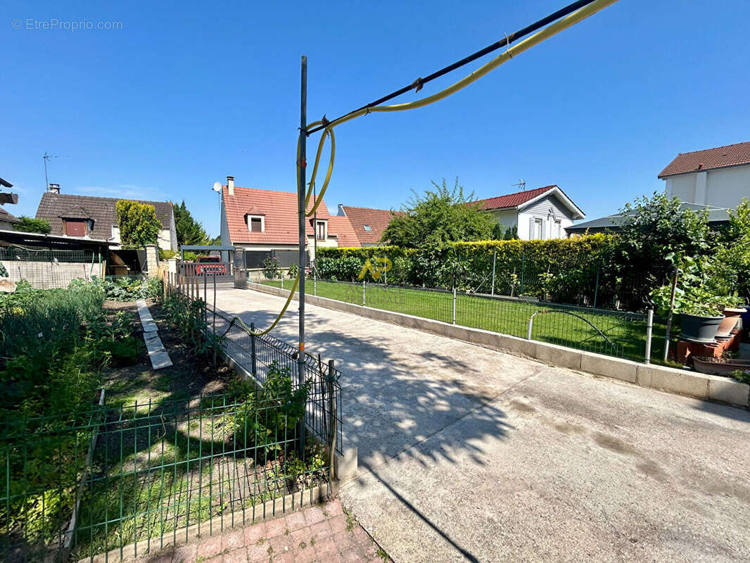Maison à MONTIGNY-LES-CORMEILLES
