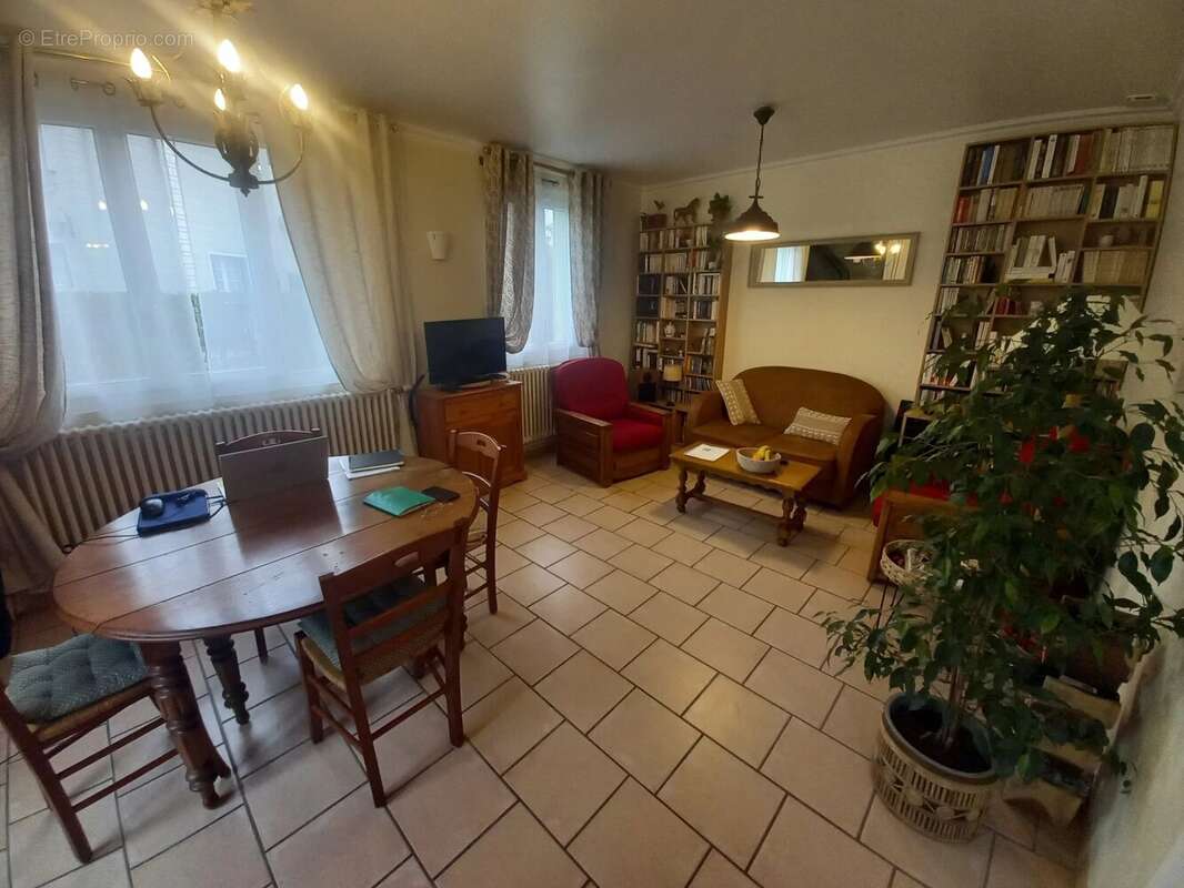 Maison à AULNAY-SOUS-BOIS