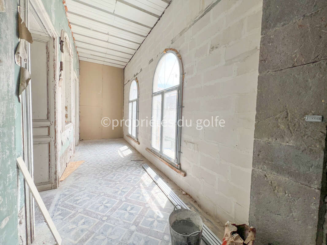 Quartier Théâtre Molière à Sète, plateau à rénover - photo 4