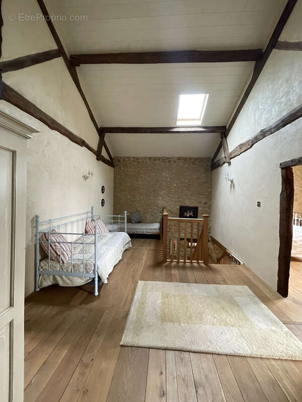 Maison Restaurée avec Goût, Gîte Indépendant, Piscine et Vue sur les Montagnes - photo 18