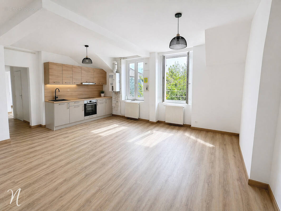 Appartement à UNIEUX