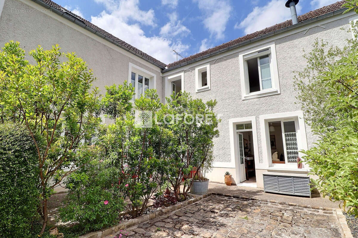 Maison Milly La Foret 8 pièce(s) 220 m2 - photo 2