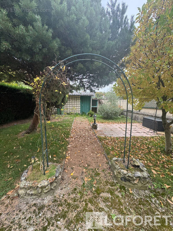 Maison à SAINTE-GAUBURGE-SAINTE-COLOMBE