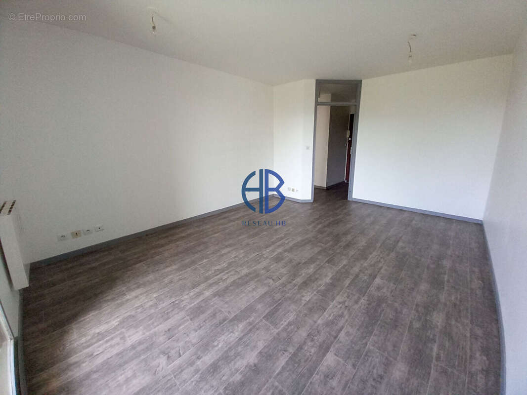 Appartement à SAINT-MAURICE-L'EXIL
