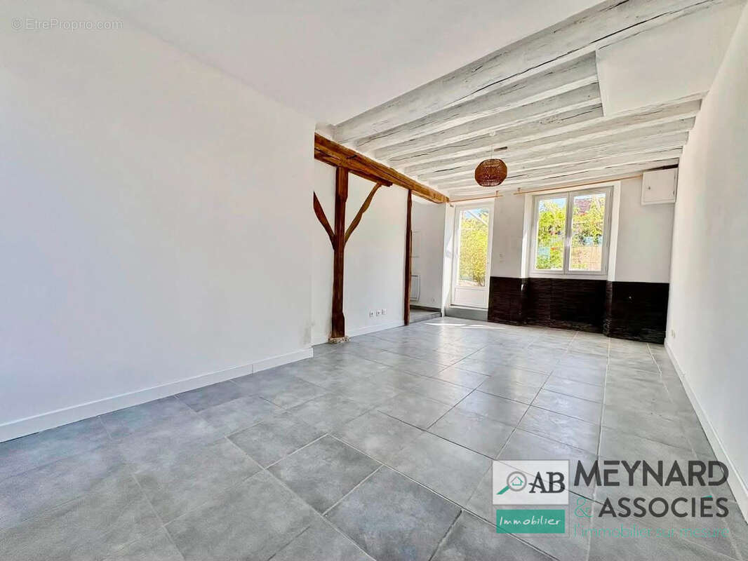 A vendre LUMIGNY 10 min de ROZAY EN BRIE  Briarde de 129.91,4 chambres M2sur 350 de terrain - photo 4