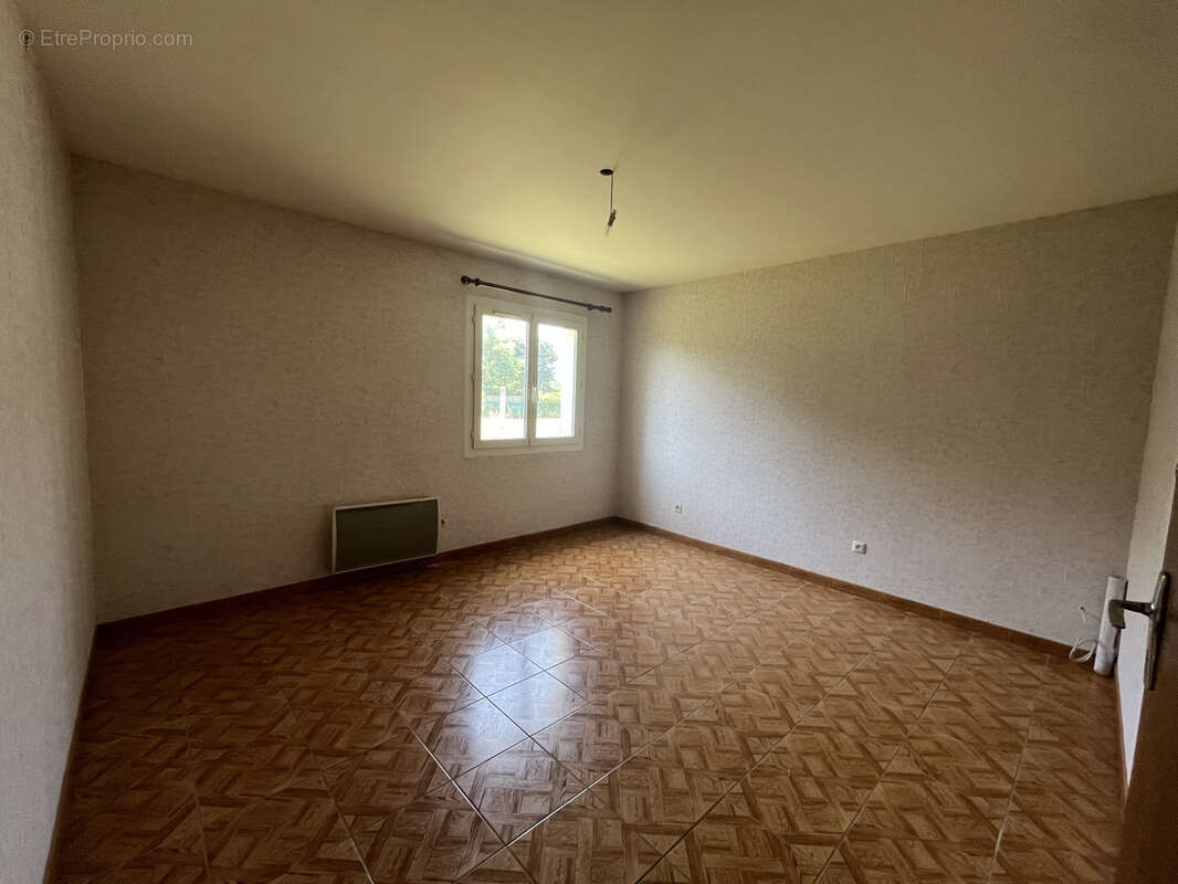 Maison à AMBARES-ET-LAGRAVE