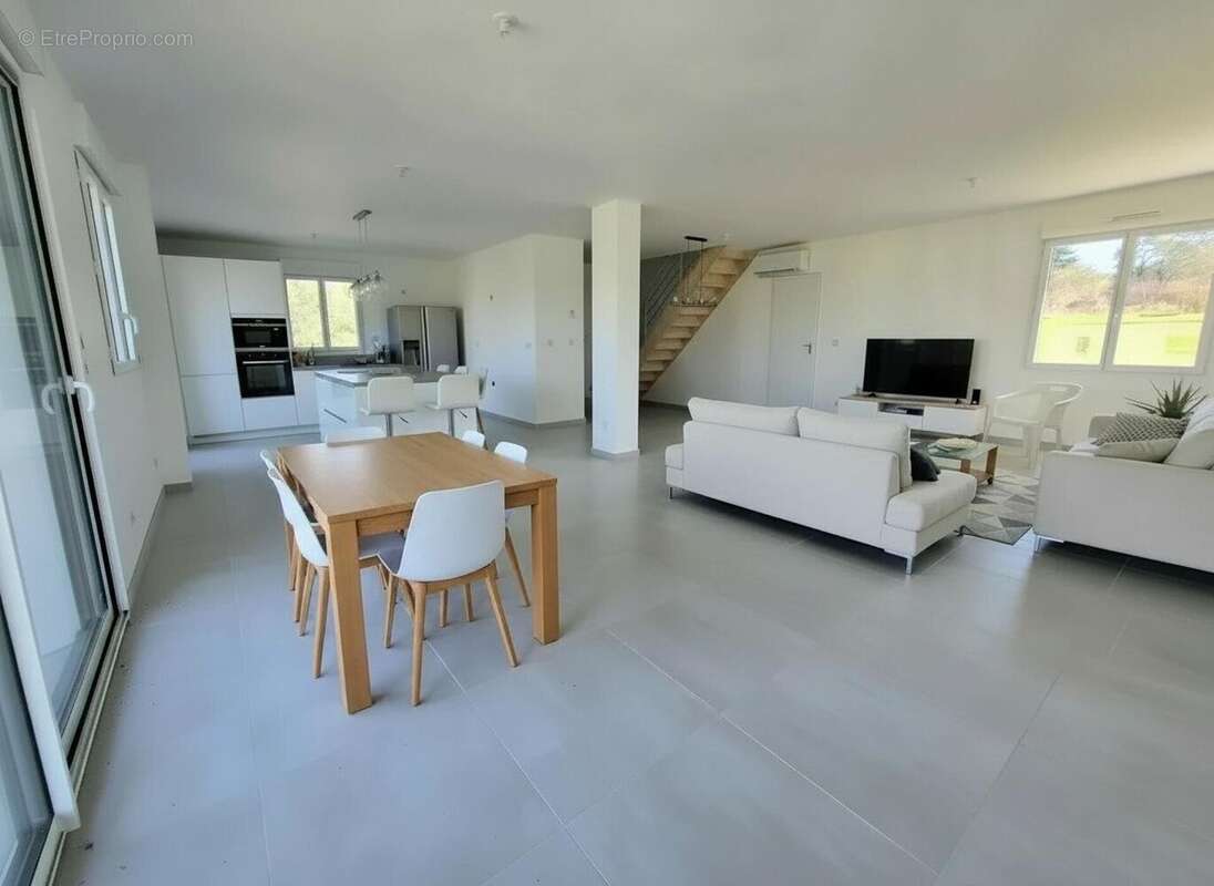 Photo 2 - Maison à SAINT-MARTIN-LA-GARENNE