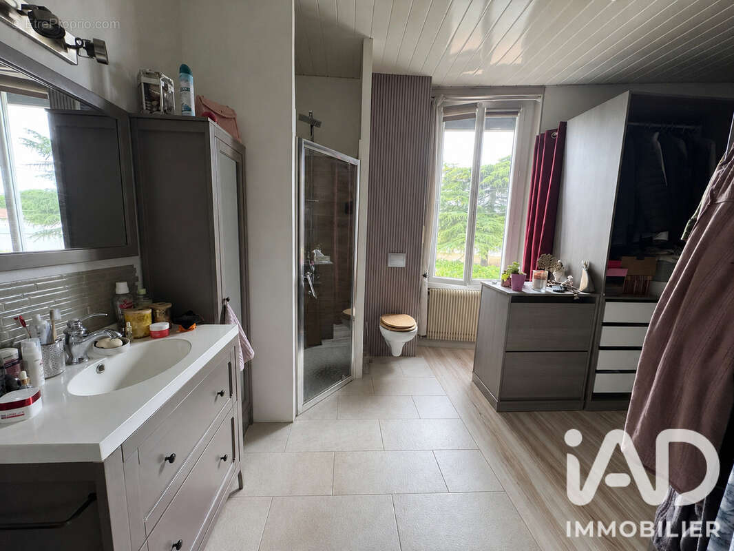 Maison 128 m² à Gond-Pontouvre  - photo 9