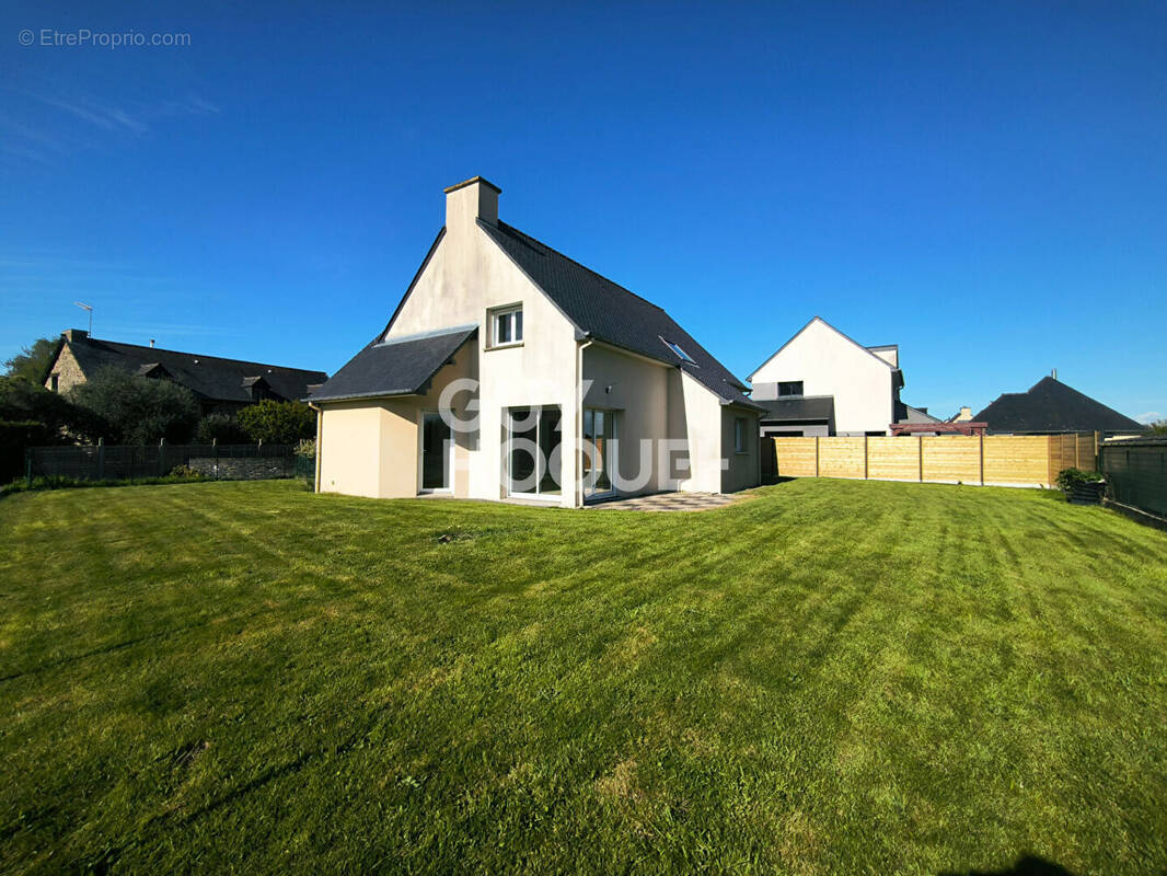 Maison à SAINT-GUINOUX