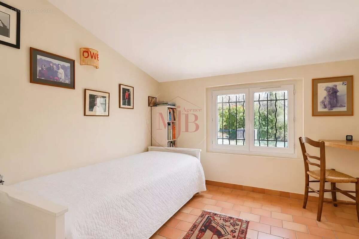 Maison 193 m² à Le Tholonet  - photo 12