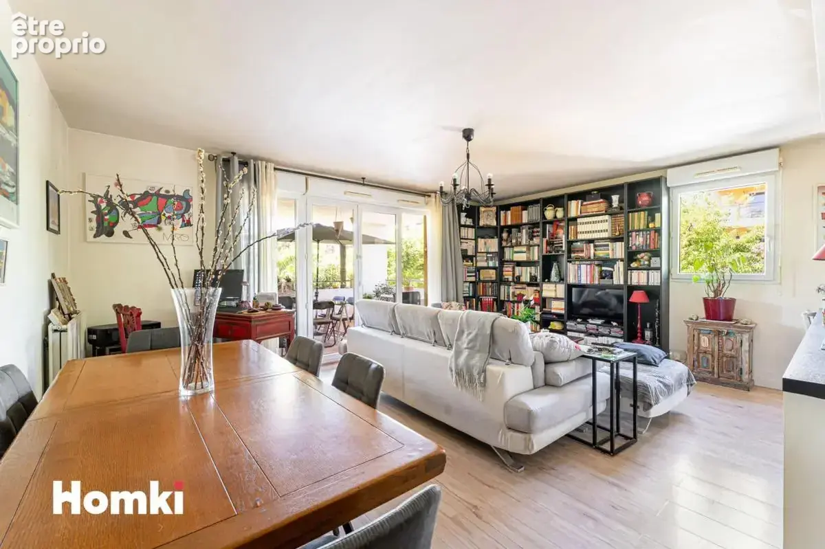 Appartement T3 de 72 m² avec grande terrasse à Parc Athéna Marseille 13013 - photo 2