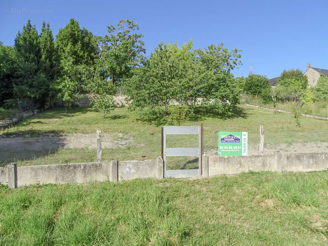 Terrain à CHATRES-SUR-CHER